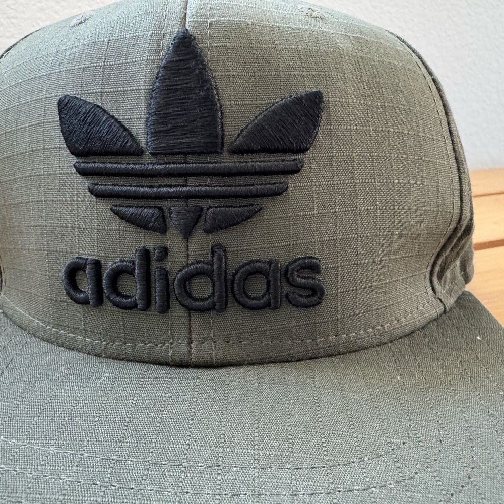 2016 Adidas Classic Olive Green Trefoil SnapBack Cap, size OS - Picture 2 of 7